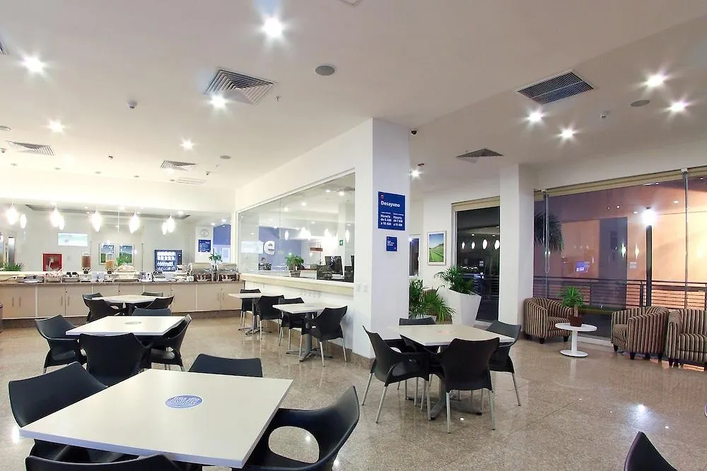 *** Hotel One Guadalajara Periferico Norte Jacotepec Mexico